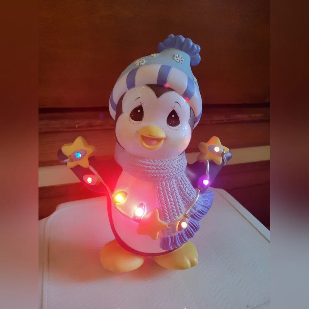 2011 Precious Moments penguin christmas decor lighted battery powered